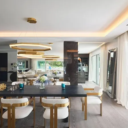 Julie's House * קאן